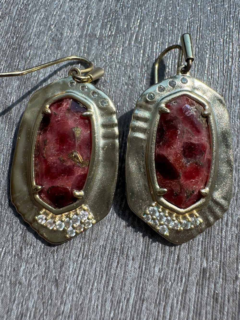 Kendra Scott Anna Gold & Bronze Veined Maroon Red Jade Drop Earrings